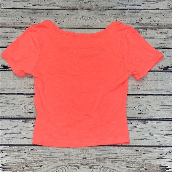 🌵3/$20• Pink Tight Crop Top Tee Shirt - Picture 2 of 2